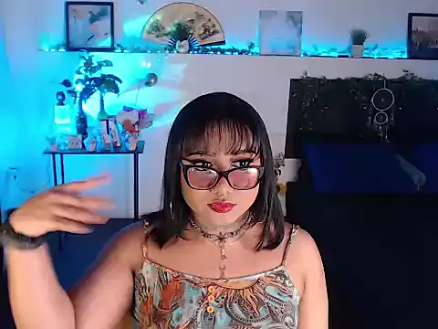 Yui-Ch – webcam model profile photo Image 5