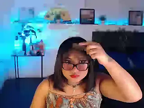 Yui-Ch – webcam model profile photo Image 7