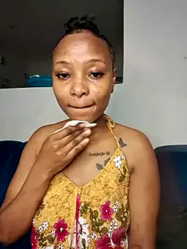 Karoll – webcam model profile photo Image 13