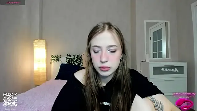 841_yayoi cam model Image 9