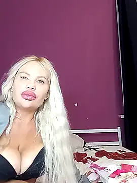  – webcam model profile photo Image 10