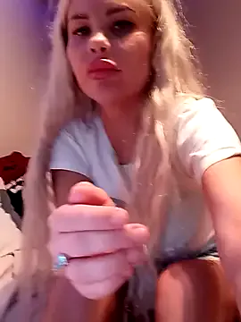  – webcam model profile photo Image 16