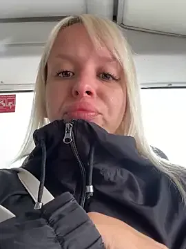 SonY_CaM – webcam model profile photo Image 2