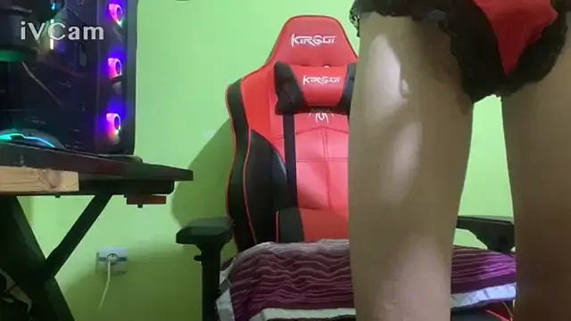 _Alicee_1 – webcam model profile photo Image 8