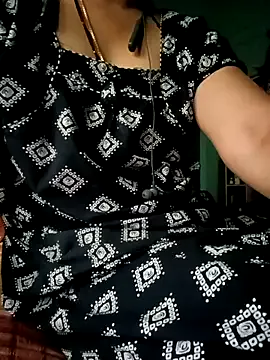 roouse – webcam model profile photo Image 19