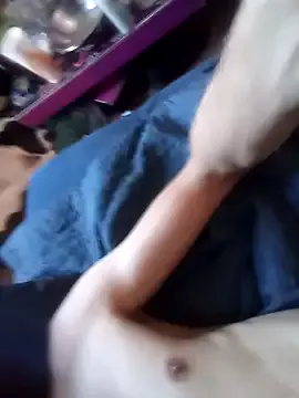 roouse – webcam model profile photo Image 3