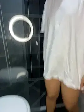 isabella_dmar – webcam model profile photo Image 2