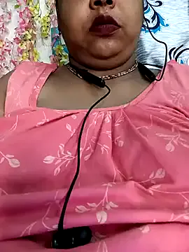 seraphine23 – webcam model profile photo Image 6