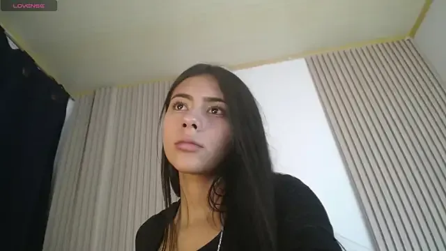 KittyMoretti – webcam model profile photo Image 5