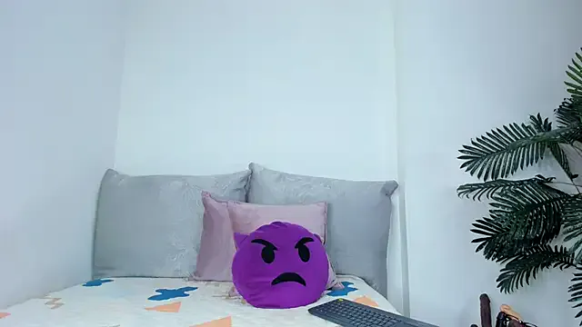 NANA_7 – webcam model profile photo Image 18