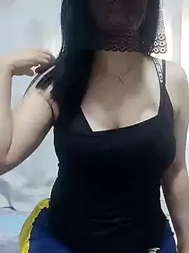 roouse – webcam model profile photo Image 16