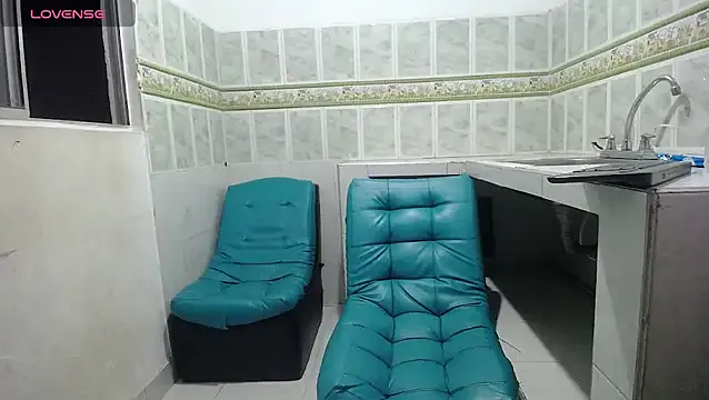  – webcam model profile photo Image 12