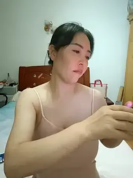 Mya – webcam model profile photo Image 6