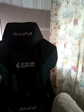 Mya – webcam model profile photo Image 9