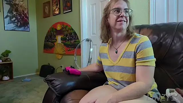 TSLeaMarie – webcam model profile photo Image 2