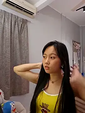 roouse – webcam model profile photo Image 6