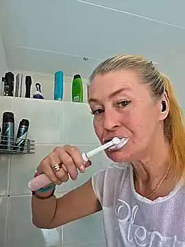 Sofiyaa_39 – webcam model profile photo Image 14