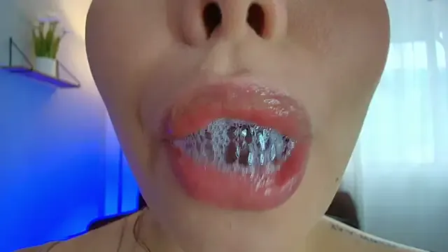 AlisonHale – webcam model profile photo Image 1