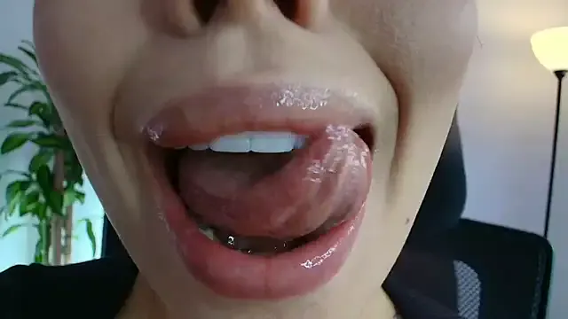 AlisonHale – webcam model profile photo Image 8