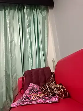 LaraOlson – webcam model profile photo Image 2