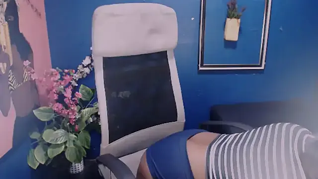 its_amesha – webcam model profile photo Image 10