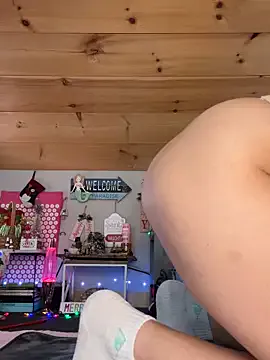 NANA_7 – webcam model profile photo Image 2