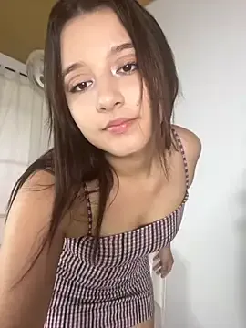 Mya – webcam model profile photo Image 11