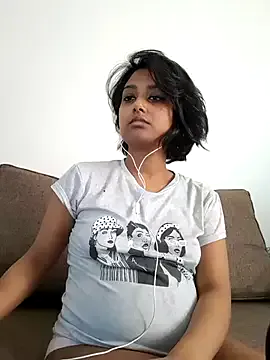 AriaVex – webcam model profile photo Image 4