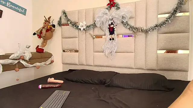 Awesomelusty – webcam model profile photo Image 13