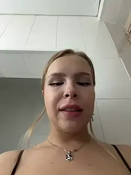 Liza_risky Image 14