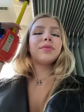 Liza_risky Image 16