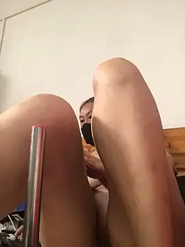 Carine – webcam model profile photo Image 10