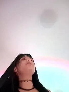 roouse – webcam model profile photo Image 11