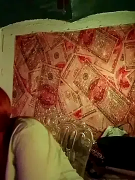 roouse – webcam model profile photo Image 17