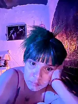 roouse – webcam model profile photo Image 8