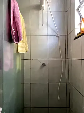 zui_lu – webcam model profile photo Image 3