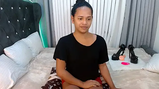 Humsafar-HDX-13 – webcam model profile photo Image 8