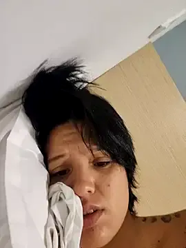 tuanzi125216 – webcam model profile photo Image 3