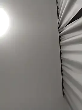 roouse – webcam model profile photo Image 10