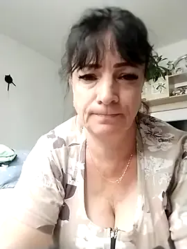 roouse – webcam model profile photo Image 11