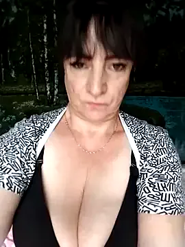 roouse – webcam model profile photo Image 15