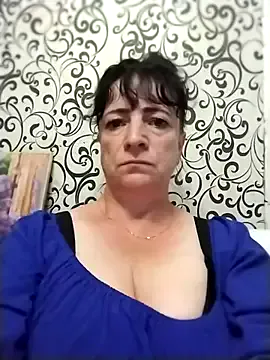 roouse – webcam model profile photo Image 8