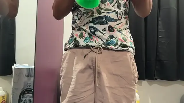 maataaan – webcam model profile photo Image 10