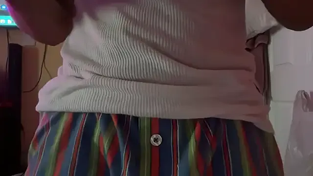 maataaan – webcam model profile photo Image 7