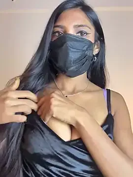 oxo_yuna_oxo – webcam model profile photo Image 5