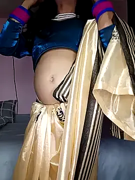 roouse – webcam model profile photo Image 3