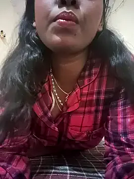 _Alicee_1 – webcam model profile photo Image 10