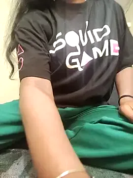 _Alicee_1 – webcam model profile photo Image 16