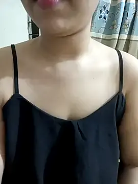 zui_lu – webcam model profile photo Image 13