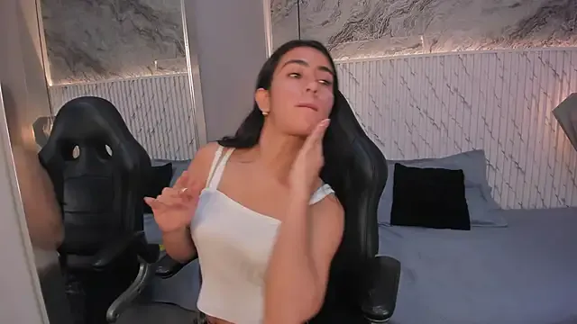 jasminesummer – webcam model profile photo Image 4